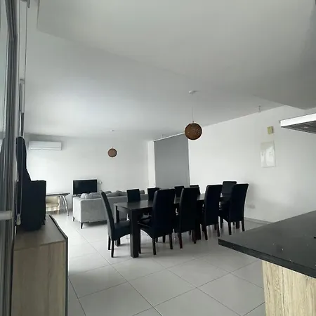 Town Villa With Private Pool Villa Larnaca
